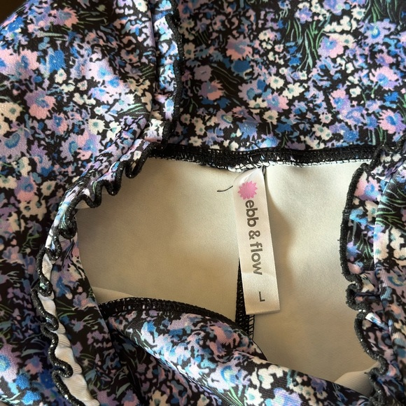 Ebb and Flow Ruffle Front Leggings - Picture 2 of 6